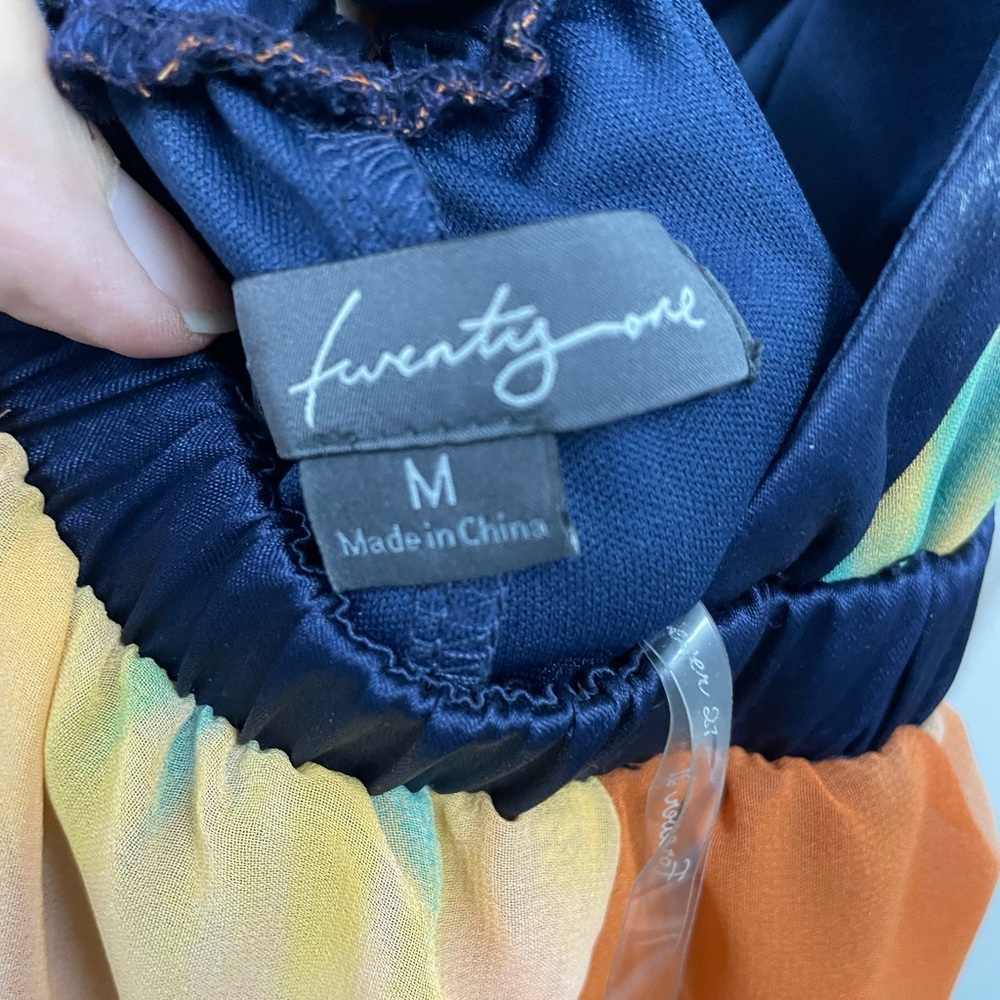 Dress - Picture 3 of 4